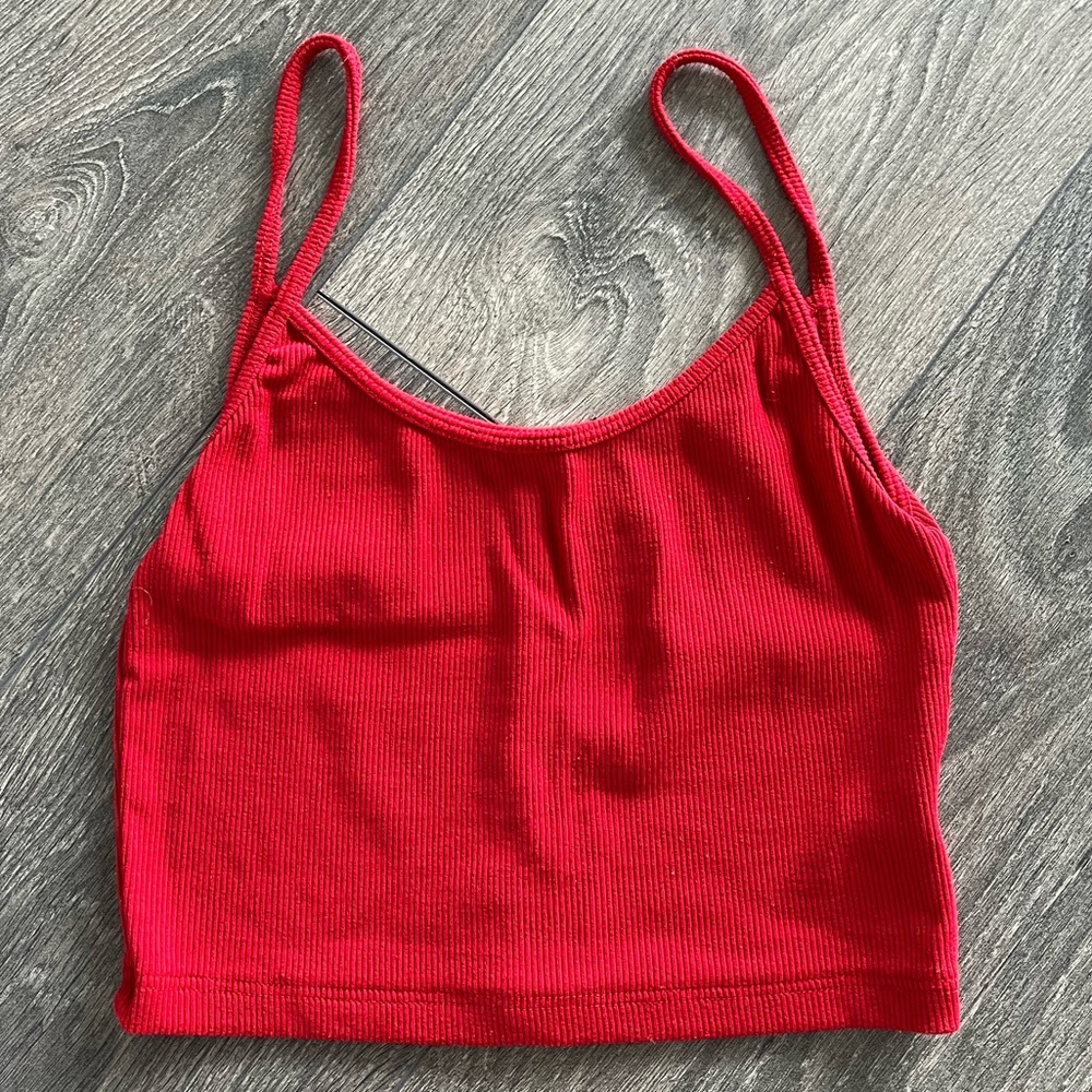 Red cropped tank